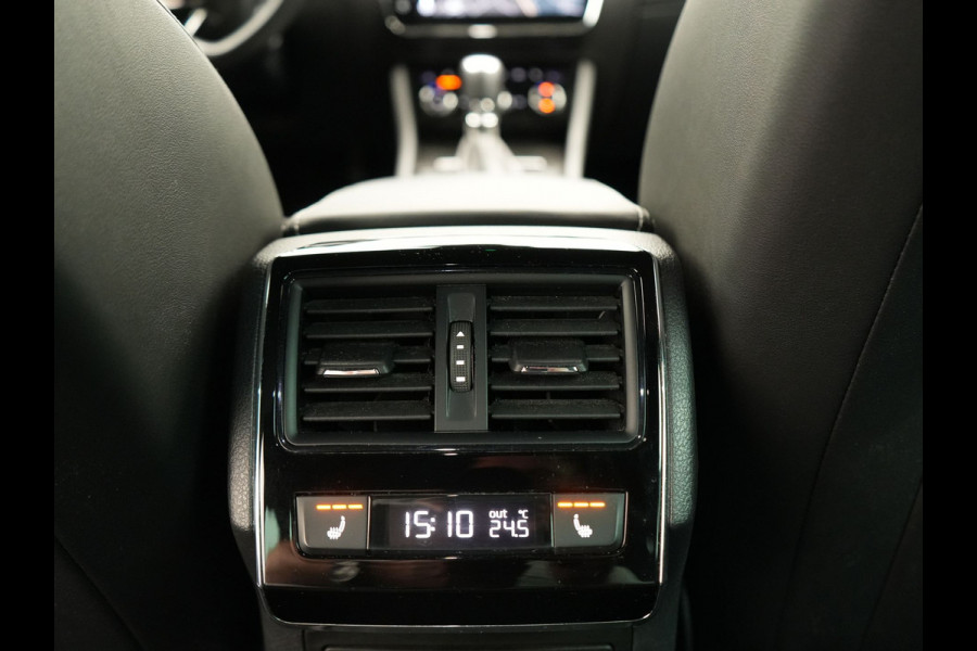 Škoda Superb Combi 1.4 TSI iV Sportline Plug In Hybrid 218pk PHEV | Trekhaak af Fabriek | Adaptive Cruise | Alcantara RS Sportstoelen Verwarmd | Canton Audio | 19"L.M |  | Chrystal LED | Virtual |