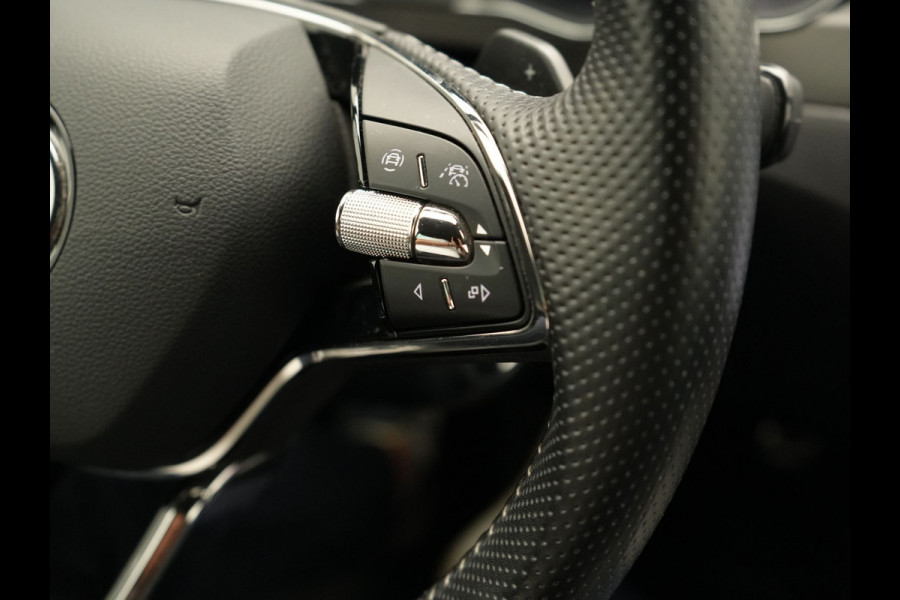 Škoda Superb Combi 1.4 TSI iV Sportline Plug In Hybrid 218pk PHEV | Trekhaak af Fabriek | Adaptive Cruise | Alcantara RS Sportstoelen Verwarmd | Canton Audio | 19"L.M |  | Chrystal LED | Virtual |