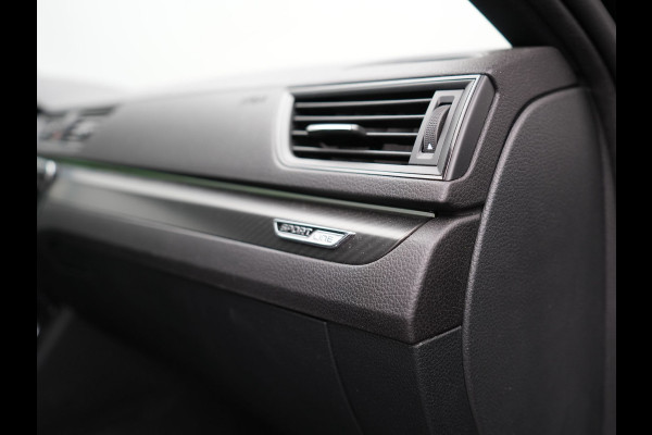 Škoda Superb Combi 1.4 TSI iV Sportline Plug In Hybrid 218pk PHEV | Trekhaak af Fabriek | Adaptive Cruise | Alcantara RS Sportstoelen Verwarmd | Canton Audio | 19"L.M |  | Chrystal LED | Virtual |