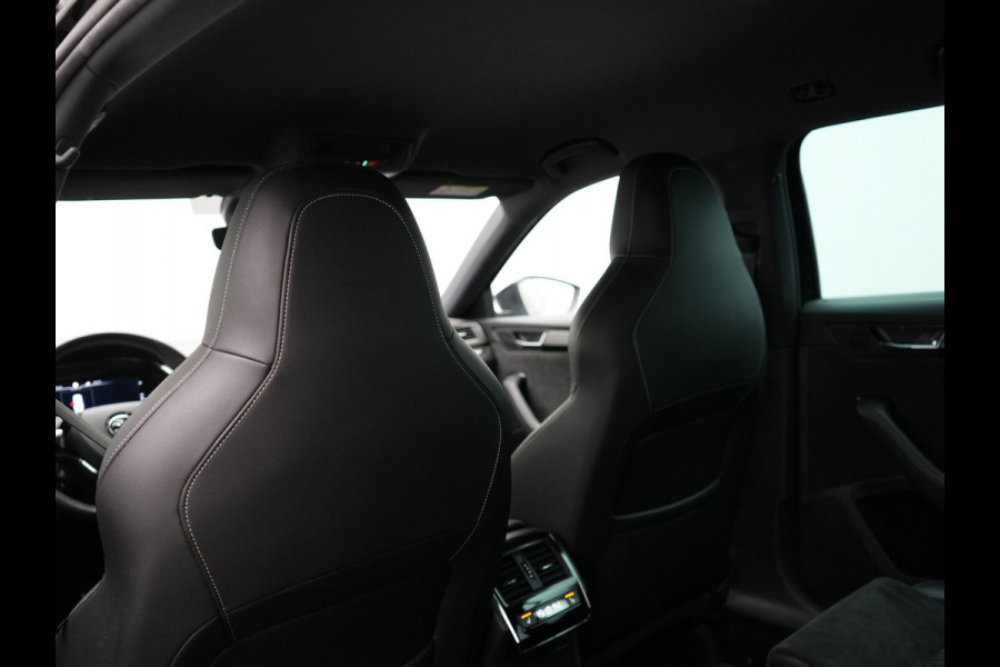Škoda Superb Combi 1.4 TSI iV Sportline Plug In Hybrid 218pk PHEV | Trekhaak af Fabriek | Adaptive Cruise | Alcantara RS Sportstoelen Verwarmd | Canton Audio | 19"L.M |  | Chrystal LED | Virtual |