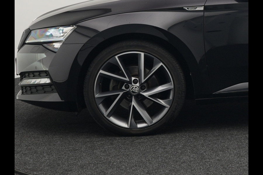 Škoda Superb Combi 1.4 TSI iV Sportline Plug In Hybrid 218pk PHEV | Trekhaak af Fabriek | Adaptive Cruise | Alcantara RS Sportstoelen Verwarmd | Canton Audio | 19"L.M |  | Chrystal LED | Virtual |