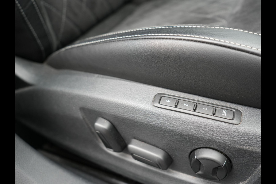Škoda Superb Combi 1.4 TSI iV Sportline Plug In Hybrid 218pk PHEV | Trekhaak af Fabriek | Adaptive Cruise | Alcantara RS Sportstoelen Verwarmd | Canton Audio | 19"L.M |  | Chrystal LED | Virtual |