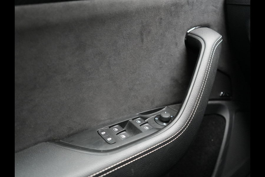 Škoda Superb Combi 1.4 TSI iV Sportline Plug In Hybrid 218pk PHEV | Trekhaak af Fabriek | Adaptive Cruise | Alcantara RS Sportstoelen Verwarmd | Canton Audio | 19"L.M |  | Chrystal LED | Virtual |