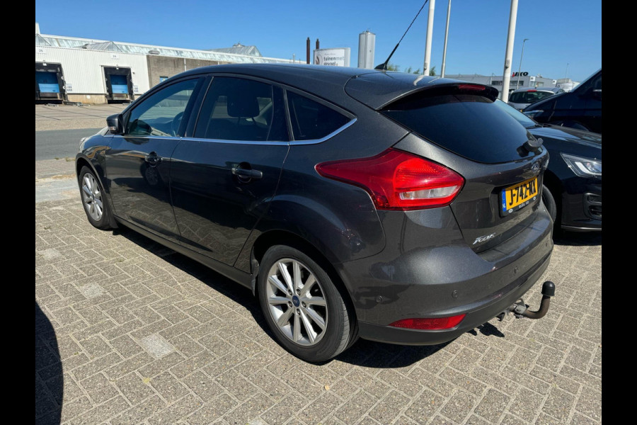 Ford Focus 1.0 Titanium 125pk | Navigatie | Trekhaak