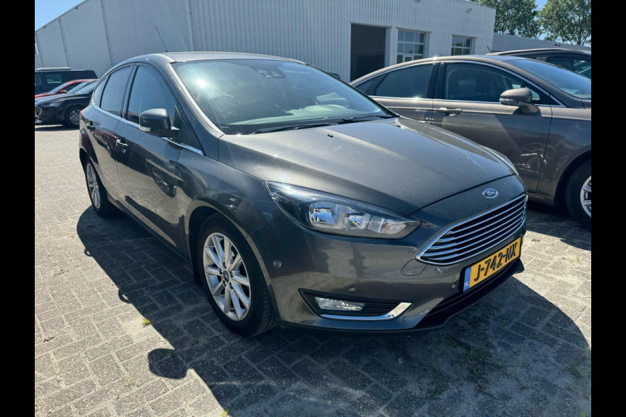 Ford Focus 1.0 Titanium 125pk | Navigatie | Trekhaak