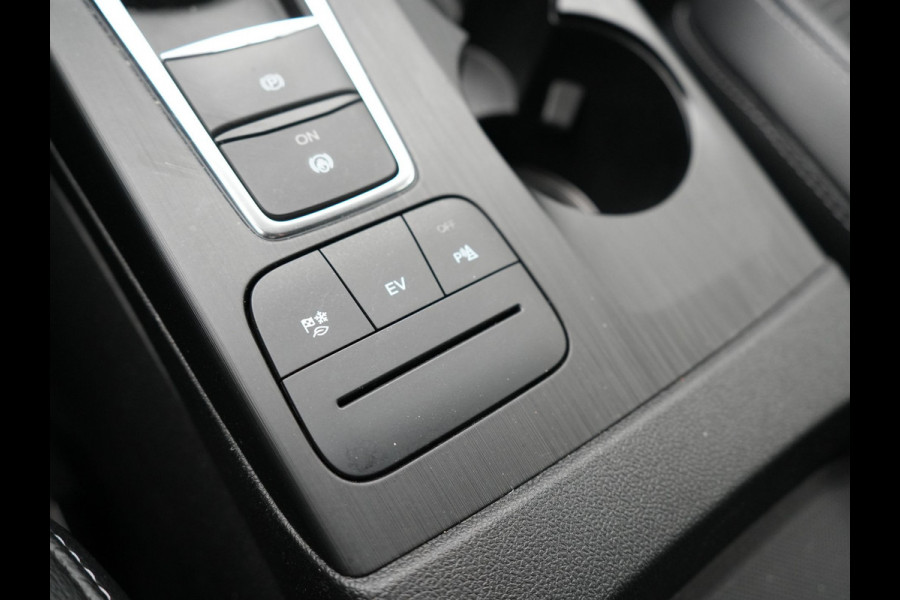 Ford Kuga 2.5 Titanium Plug In Hybrid 225pk PHEV | Camera | B&O Sound |  Apple Carplay | Stuur & Stoelverwarming | Virtual | Navi Full Map | Keyless | El. Achterklep |