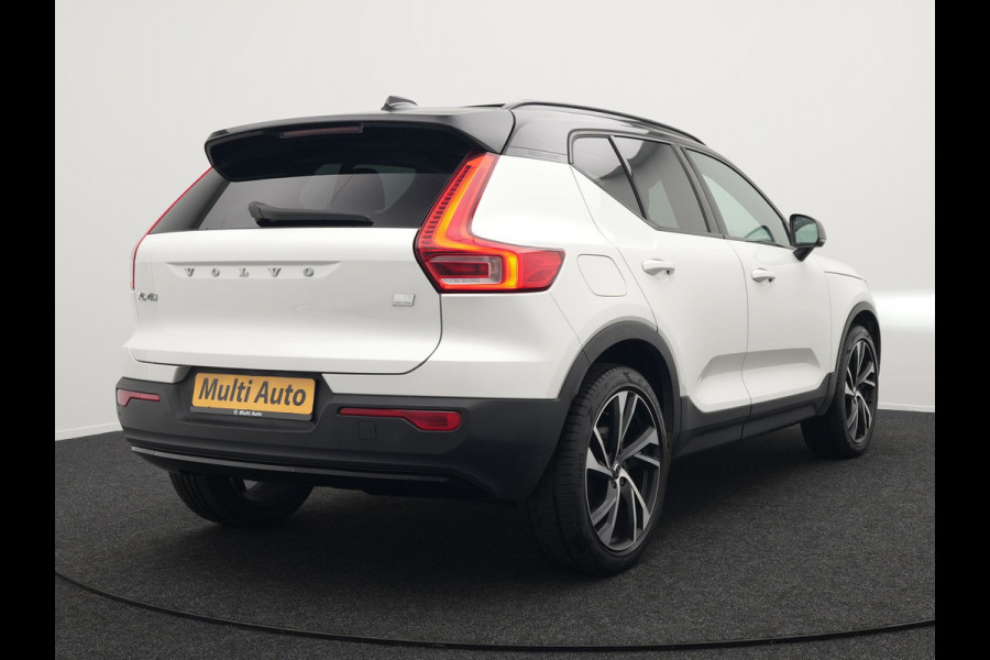 Volvo XC40 T5 Recharge R-Design Plug In Hybrid 261pk Dealer O.H. PHEV | Panodak | Alcantara Sportstoelen | Adaptive Cruise | Pilot Assist | Navigatie | Camera | DAB | Stoel & Stuurverwarming | L.M. 20" |