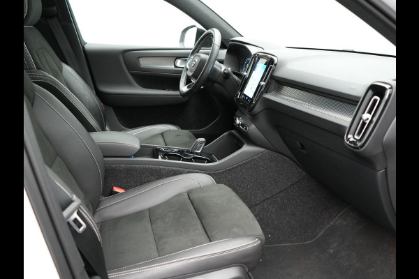 Volvo XC40 T5 Recharge R-Design Plug In Hybrid 261pk Dealer O.H. PHEV | Panodak | Alcantara Sportstoelen | Adaptive Cruise | Pilot Assist | Navigatie | Camera | DAB | Stoel & Stuurverwarming | L.M. 20" |