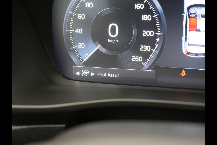 Volvo XC40 T5 Recharge R-Design Plug In Hybrid 261pk Dealer O.H. PHEV | Panodak | Alcantara Sportstoelen | Adaptive Cruise | Pilot Assist | Navigatie | Camera | DAB | Stoel & Stuurverwarming | L.M. 20" |