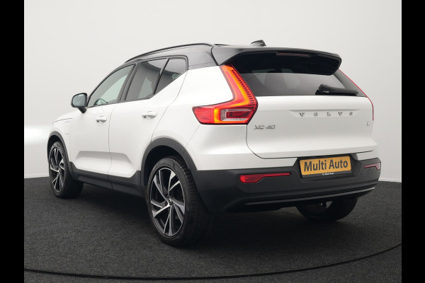 Volvo XC40 T5 Recharge R-Design Plug In Hybrid 261pk Dealer O.H. PHEV | Panodak | Alcantara Sportstoelen | Adaptive Cruise | Pilot Assist | Navigatie | Camera | DAB | Stoel & Stuurverwarming | L.M. 20" |