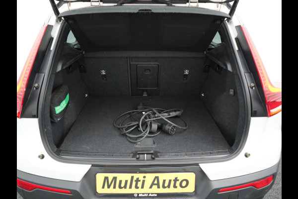 Volvo XC40 T5 Recharge R-Design Plug In Hybrid 261pk Dealer O.H. PHEV | Panodak | Alcantara Sportstoelen | Adaptive Cruise | Pilot Assist | Navigatie | Camera | DAB | Stoel & Stuurverwarming | L.M. 20" |