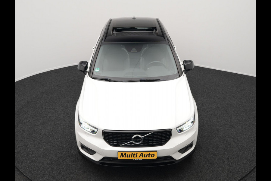 Volvo XC40 T5 Recharge R-Design Plug In Hybrid 261pk Dealer O.H. PHEV | Panodak | Alcantara Sportstoelen | Adaptive Cruise | Pilot Assist | Navigatie | Camera | DAB | Stoel & Stuurverwarming | L.M. 20" |