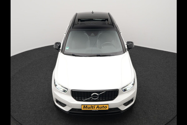Volvo XC40 T5 Recharge R-Design Plug In Hybrid 261pk Dealer O.H. PHEV | Panodak | Alcantara Sportstoelen | Adaptive Cruise | Pilot Assist | Navigatie | Camera | DAB | Stoel & Stuurverwarming | L.M. 20" |