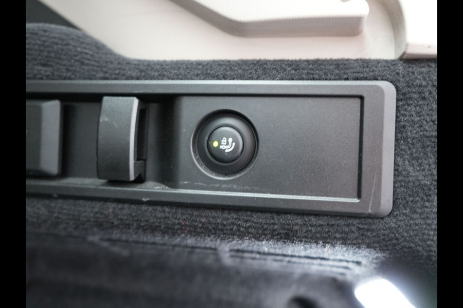BMW 3 Serie Touring 330e xDrive Luxury Line Plug In Hybrid 293pk PHEV | Panodak | Trekhaak af Fabriek | Laser LED | Head Up | Adaptive Onderstel | Harman Kardon | Camera | Keyless |