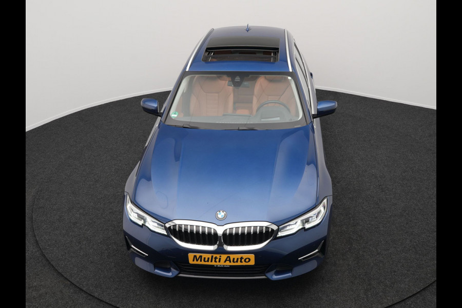 BMW 3 Serie Touring 330e xDrive Luxury Line Plug In Hybrid 293pk PHEV | Panodak | Trekhaak af Fabriek | Laser LED | Head Up | Adaptive Onderstel | Harman Kardon | Camera | Keyless |