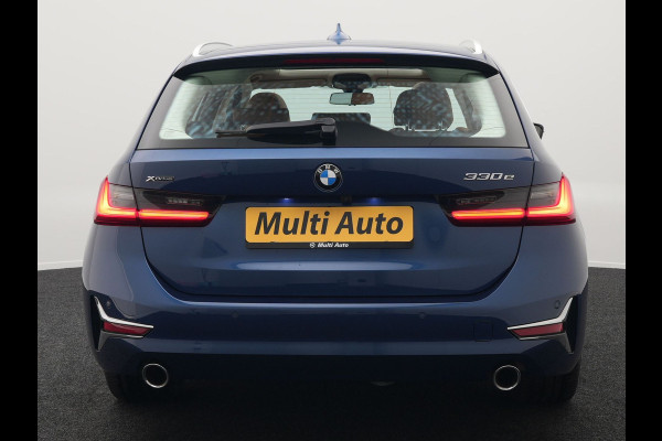 BMW 3 Serie Touring 330e xDrive Luxury Line Plug In Hybrid 293pk PHEV | Panodak | Trekhaak af Fabriek | Laser LED | Head Up | Adaptive Onderstel | Harman Kardon | Camera | Keyless |