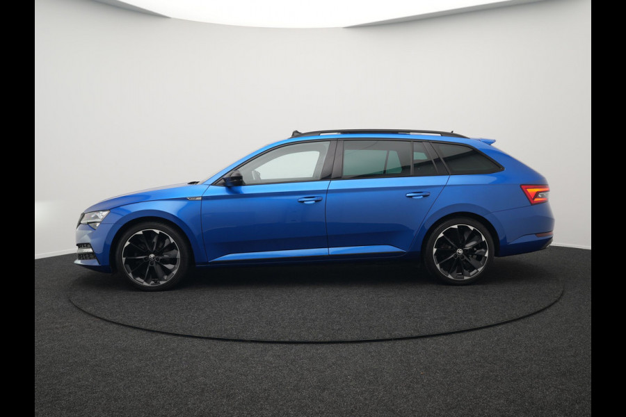 Škoda Superb Combi 1.4 TSI iV Sportline Business Plug In Hybrid 218pk PHEV | Panodak | Trekhaak af Fabriek | Alcantara Sportstoelen Memory | Adaptive Cruise | Crystal LED | Sfeerverlichting | Virtual | Navigatie | Apple Carplay | Stoelverwarming | DAB |