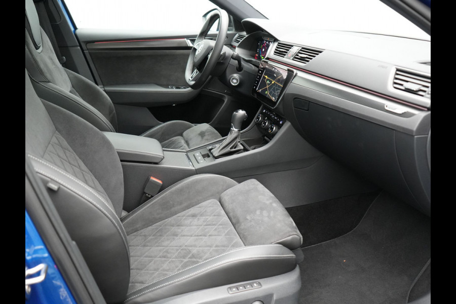 Škoda Superb Combi 1.4 TSI iV Sportline Business Plug In Hybrid 218pk PHEV | Panodak | Trekhaak af Fabriek | Alcantara Sportstoelen Memory | Adaptive Cruise | Crystal LED | Sfeerverlichting | Virtual | Navigatie | Apple Carplay | Stoelverwarming | DAB |