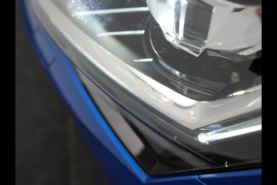 Škoda Superb Combi 1.4 TSI iV Sportline Business Plug In Hybrid 218pk PHEV | Panodak | Trekhaak af Fabriek | Alcantara Sportstoelen Memory | Adaptive Cruise | Crystal LED | Sfeerverlichting | Virtual | Navigatie | Apple Carplay | Stoelverwarming | DAB |