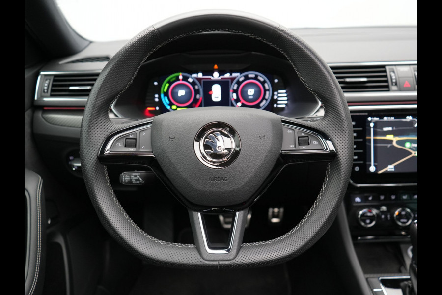 Škoda Superb Combi 1.4 TSI iV Sportline Business Plug In Hybrid 218pk PHEV | Panodak | Trekhaak af Fabriek | Alcantara Sportstoelen Memory | Adaptive Cruise | Crystal LED | Sfeerverlichting | Virtual | Navigatie | Apple Carplay | Stoelverwarming | DAB |