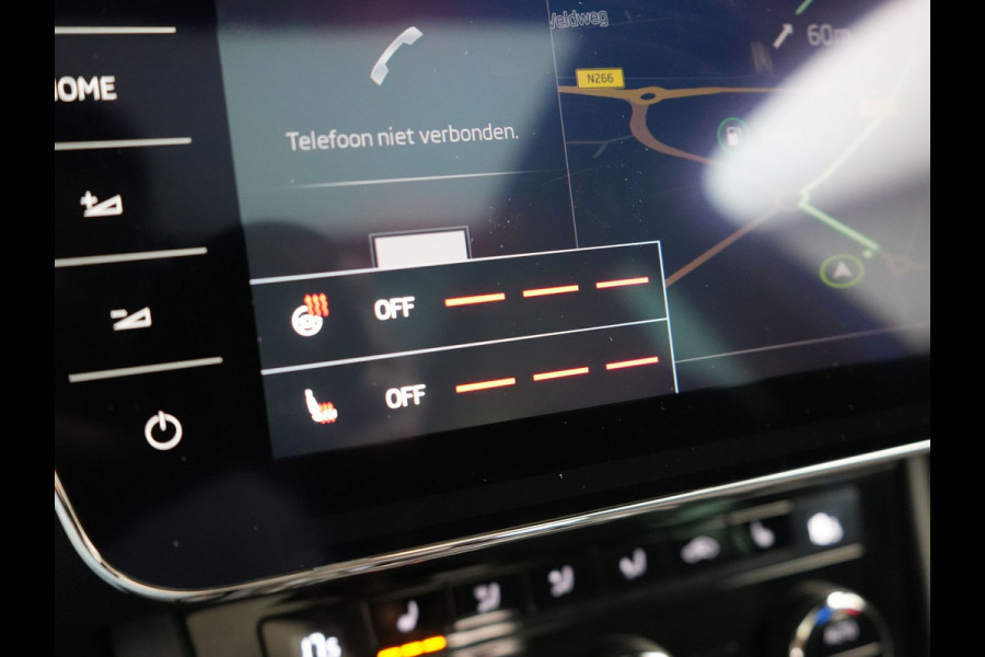 Škoda Superb Combi 1.4 TSI iV Sportline Business Plug In Hybrid 218pk PHEV | Panodak | Trekhaak af Fabriek | Alcantara Sportstoelen Memory | Adaptive Cruise | Crystal LED | Sfeerverlichting | Virtual | Navigatie | Apple Carplay | Stoelverwarming | DAB |