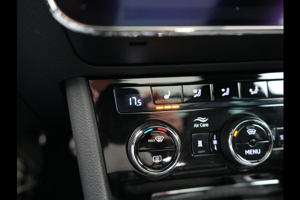 Škoda Superb Combi 1.4 TSI iV Sportline Business Plug In Hybrid 218pk PHEV | Panodak | Trekhaak af Fabriek | Alcantara Sportstoelen Memory | Adaptive Cruise | Crystal LED | Sfeerverlichting | Virtual | Navigatie | Apple Carplay | Stoelverwarming | DAB |
