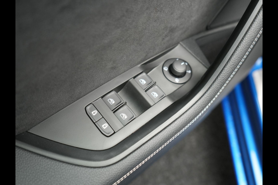 Škoda Superb Combi 1.4 TSI iV Sportline Business Plug In Hybrid 218pk PHEV | Panodak | Trekhaak af Fabriek | Alcantara Sportstoelen Memory | Adaptive Cruise | Crystal LED | Sfeerverlichting | Virtual | Navigatie | Apple Carplay | Stoelverwarming | DAB |