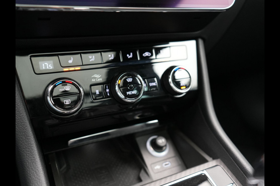 Škoda Superb Combi 1.4 TSI iV Sportline Business Plug In Hybrid 218pk PHEV | Panodak | Trekhaak af Fabriek | Alcantara Sportstoelen Memory | Adaptive Cruise | Crystal LED | Sfeerverlichting | Virtual | Navigatie | Apple Carplay | Stoelverwarming | DAB |