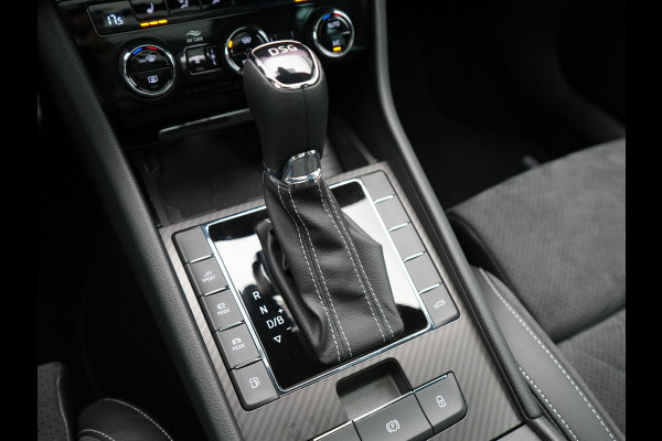 Škoda Superb Combi 1.4 TSI iV Sportline Business Plug In Hybrid 218pk PHEV | Panodak | Trekhaak af Fabriek | Alcantara Sportstoelen Memory | Adaptive Cruise | Crystal LED | Sfeerverlichting | Virtual | Navigatie | Apple Carplay | Stoelverwarming | DAB |