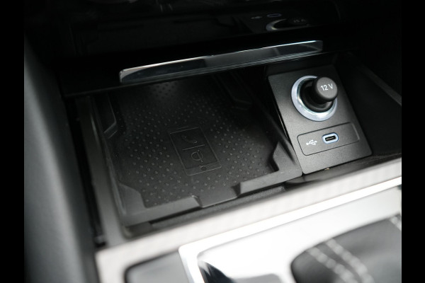 Škoda Superb Combi 1.4 TSI iV Sportline Business Plug In Hybrid 218pk PHEV | Panodak | Trekhaak af Fabriek | Alcantara Sportstoelen Memory | Adaptive Cruise | Crystal LED | Sfeerverlichting | Virtual | Navigatie | Apple Carplay | Stoelverwarming | DAB |