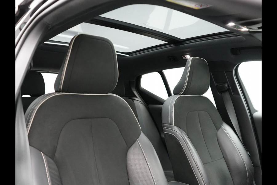 Volvo XC40 T5 Recharge R-Design Plug In Hybrid 261pk Dealer O.H. PHEV | Panodak | Alcantara Sportstoelen Memory | Adaptive Cruise | Harman Kardon | Pilot Assist | 360 Camera | Navigatie | L.M. 20" | Apple Carplay | DAB |