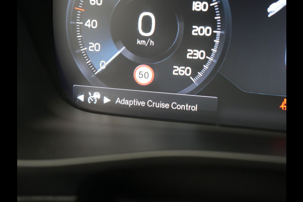 Volvo XC40 T5 Recharge R-Design Plug In Hybrid 261pk Dealer O.H. PHEV | Panodak | Alcantara Sportstoelen Memory | Adaptive Cruise | Harman Kardon | Pilot Assist | 360 Camera | Navigatie | L.M. 20" | Apple Carplay | DAB |
