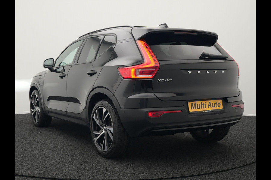 Volvo XC40 T5 Recharge R-Design Plug In Hybrid 261pk Dealer O.H. PHEV | Panodak | Alcantara Sportstoelen Memory | Adaptive Cruise | Harman Kardon | Pilot Assist | 360 Camera | Navigatie | L.M. 20" | Apple Carplay | DAB |