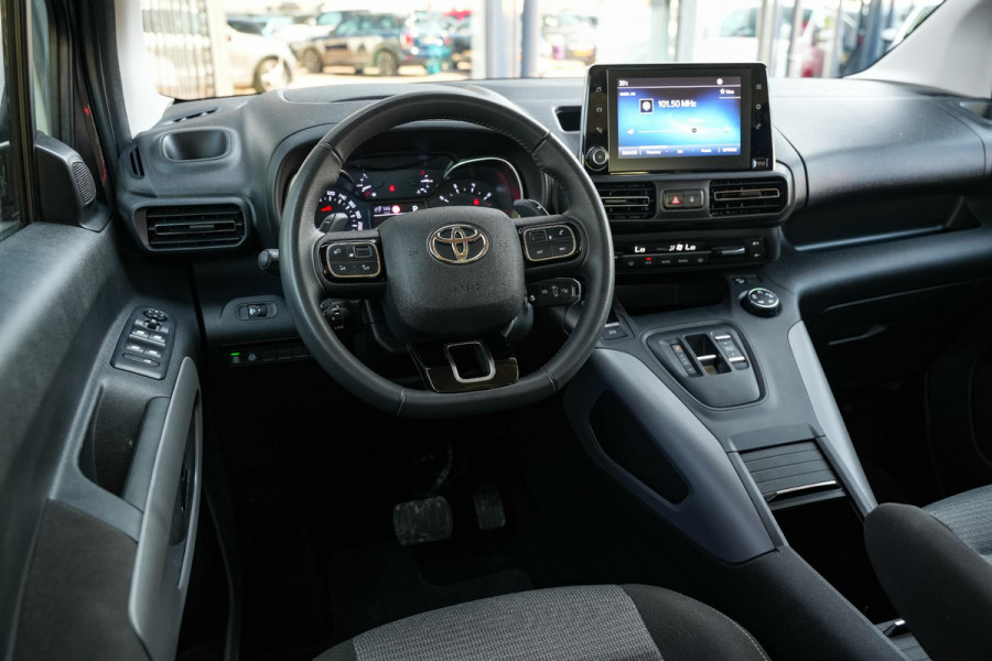 Toyota PROACE CITY Geel Kenteken 5 Persoons Automaat Navi
