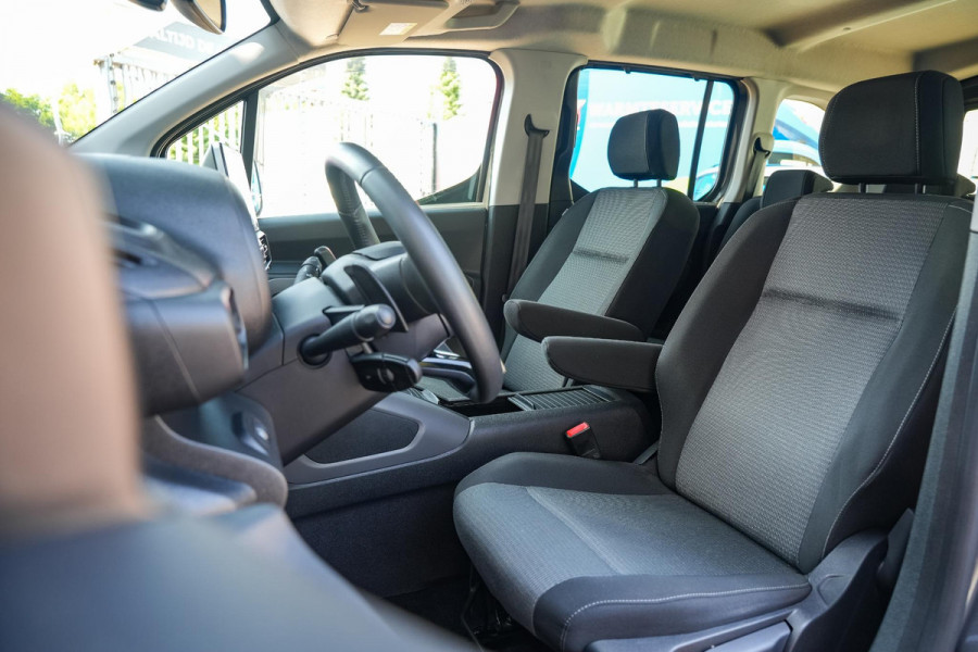 Toyota PROACE CITY Geel Kenteken 5 Persoons Automaat Navi