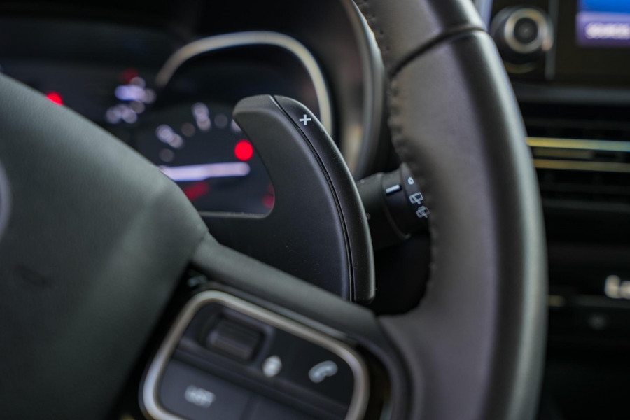 Toyota PROACE CITY Geel Kenteken 5 Persoons Automaat Navi