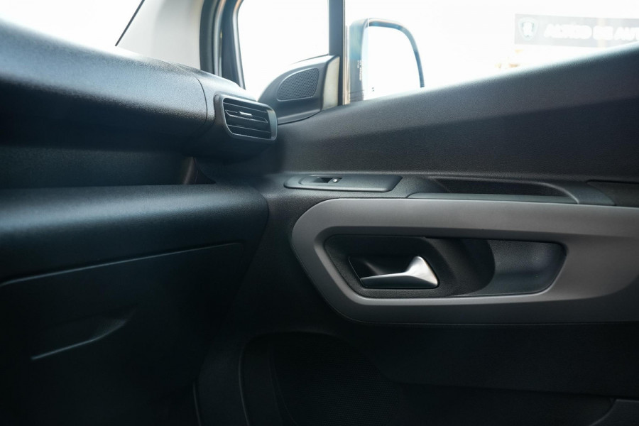 Toyota PROACE CITY Geel Kenteken 5 Persoons Automaat Navi