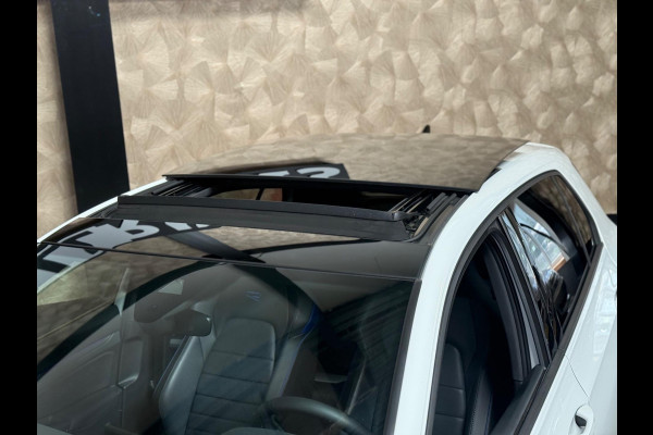 Volkswagen Golf 2.0 TSI R 4Motion | Pano | BTW | Akra | Leer | stoel verkoeling | ACC | IQ Light
