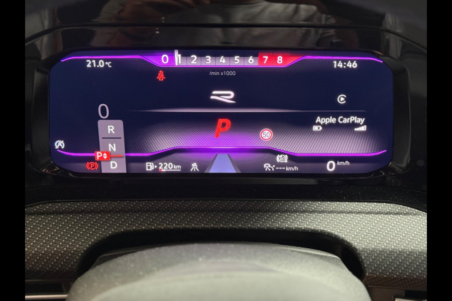 Volkswagen Golf 2.0 TSI R 4Motion | Pano | BTW | Akra | Leer | stoel verkoeling | ACC | IQ Light