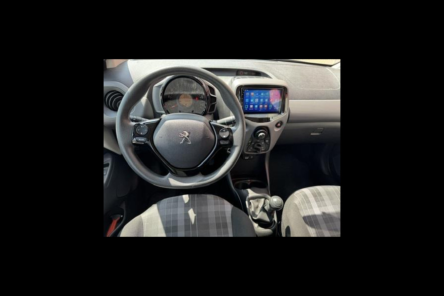 Peugeot 108 1.0 e-VTi Camera, Airconditioning, Apple CarPlay, Navigatie, Bluetooth, 1e eigenaar en Boekjes aanwezig