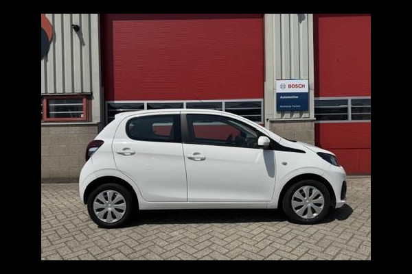 Peugeot 108 1.0 e-VTi Camera, Airconditioning, Apple CarPlay, Navigatie, Bluetooth, 1e eigenaar en Boekjes aanwezig