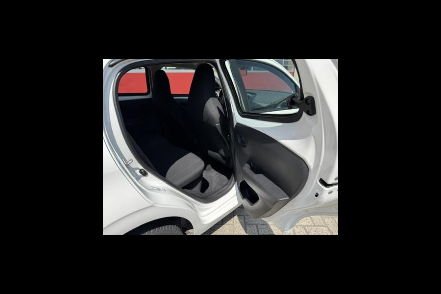 Peugeot 108 1.0 e-VTi Camera, Airconditioning, Apple CarPlay, Navigatie, Bluetooth, 1e eigenaar en Boekjes aanwezig