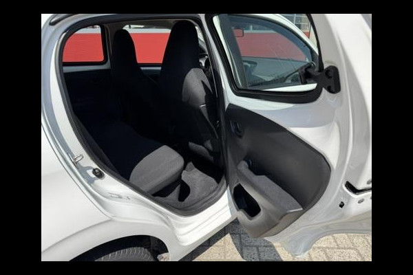 Peugeot 108 1.0 e-VTi Camera, Airconditioning, Apple CarPlay, Navigatie, Bluetooth, 1e eigenaar en Boekjes aanwezig