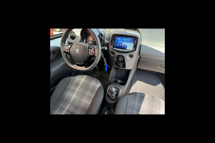 Peugeot 108 1.0 e-VTi Camera, Airconditioning, Apple CarPlay, Navigatie, Bluetooth, 1e eigenaar en Boekjes aanwezig