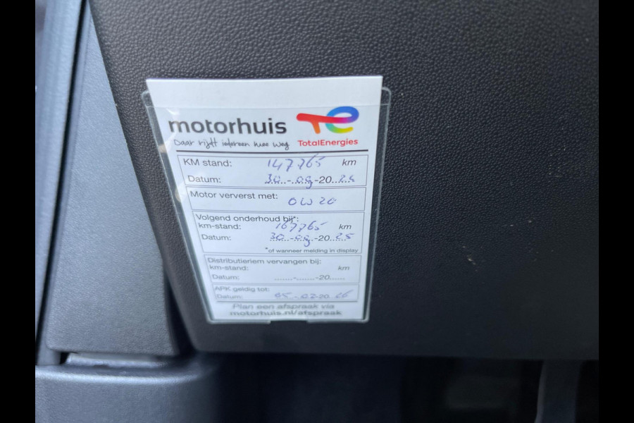Citroën C3 1.2 PureTech Airco/Ecc Panoramadak Navigatie 17''LM Velgen