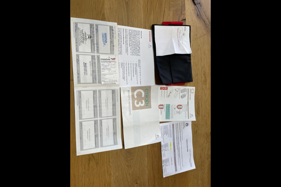 Citroën C3 1.2 PureTech Airco/Ecc Panoramadak Navigatie 17''LM Velgen