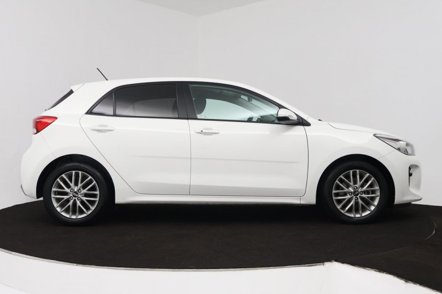 Kia Rio 1.0 TGDI DynamicLine (ACHTERUITRIJCAMERA, NAVIGATIE, BLUETOOTH, CRUISE CONTROL, LANE-ASSIST, PARKEERSENSOREN)