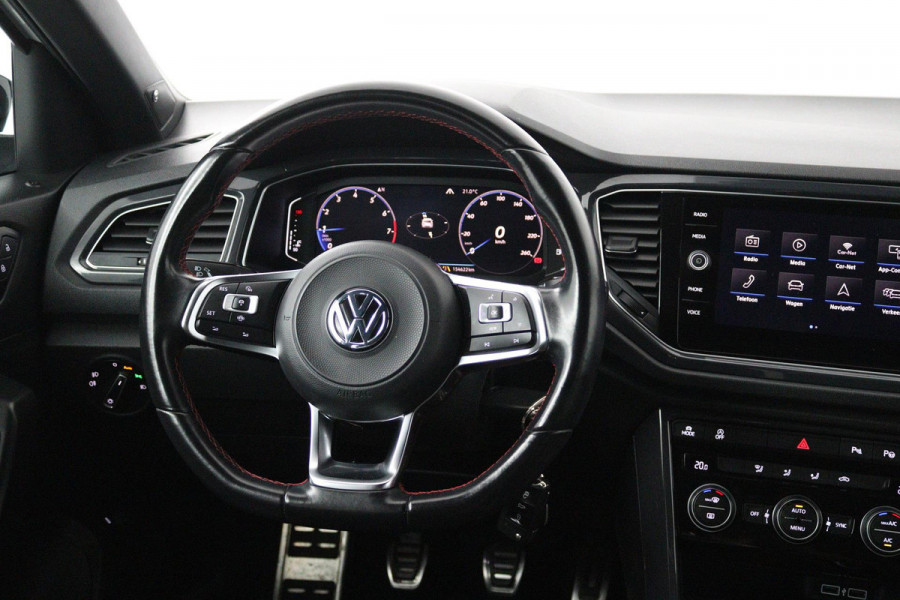 Volkswagen T-Roc 1.0 TSI Sport (PARKEERSENSOREN, NAVIGATIE, ACHTERUITRIJCAMERA, DIGITAAL DASHBOARD, CRUISE CONTROL, NL-AUTO)