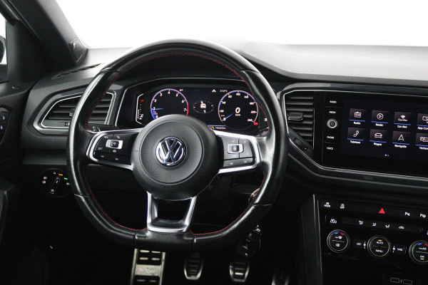 Volkswagen T-Roc 1.0 TSI Sport (PARKEERSENSOREN, NAVIGATIE, ACHTERUITRIJCAMERA, DIGITAAL DASHBOARD, CRUISE CONTROL, NL-AUTO)