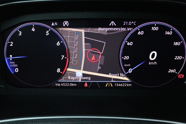 Volkswagen T-Roc 1.0 TSI Sport (PARKEERSENSOREN, NAVIGATIE, ACHTERUITRIJCAMERA, DIGITAAL DASHBOARD, CRUISE CONTROL, NL-AUTO)